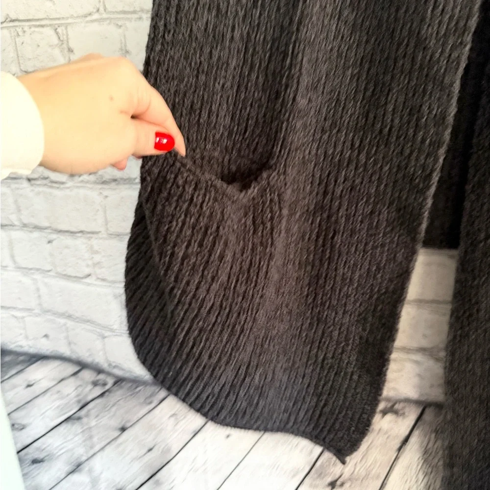 FREE PEOPLE. Navy cardigan. Size XS-S